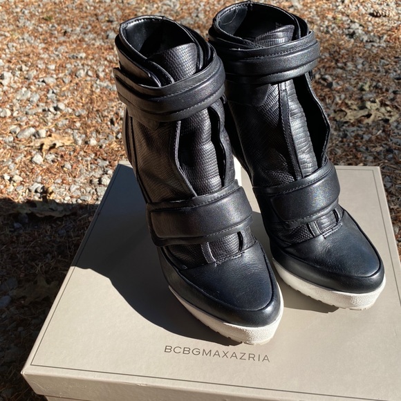 BCBGMaxAzria Ma-Powe Boots - Picture 4 of 8